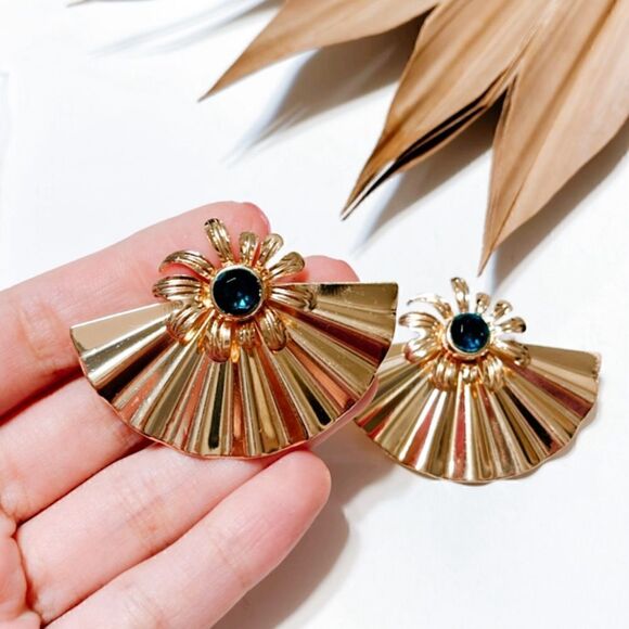Flower statement earrings A197 - Picture 4 of 4
